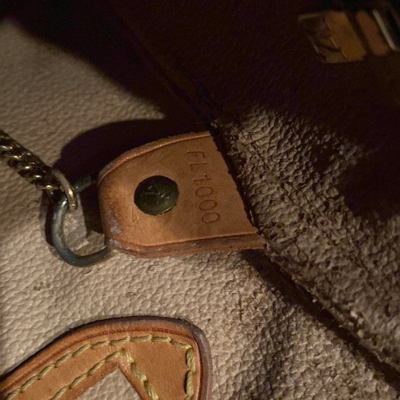Louis Vuitton Bucket Bag - Picture 13 of 13